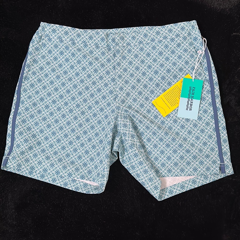 BRAND NEW Fair Harbor swim trunks Size 32